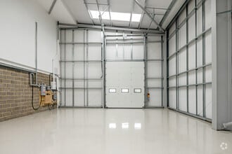 Leeside Rd, Londres à louer Photo intérieure– Image 2 sur 14