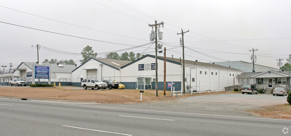 1705 Highway 70 W, Durham, NC à vendre - Photo de l’immeuble – Image 3 sur 4