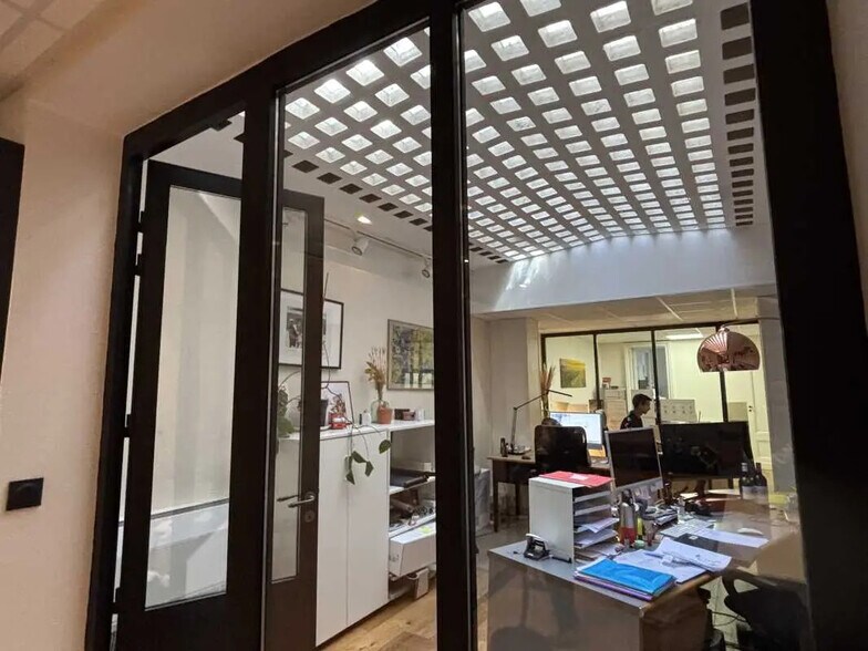 Bureau dans Bordeaux à louer - Photo de l’immeuble – Image 2 sur 12