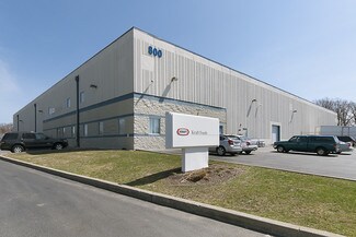 Plus de détails pour 800 Corporate Blvd, Newburgh, NY - Industriel/Logistique à louer