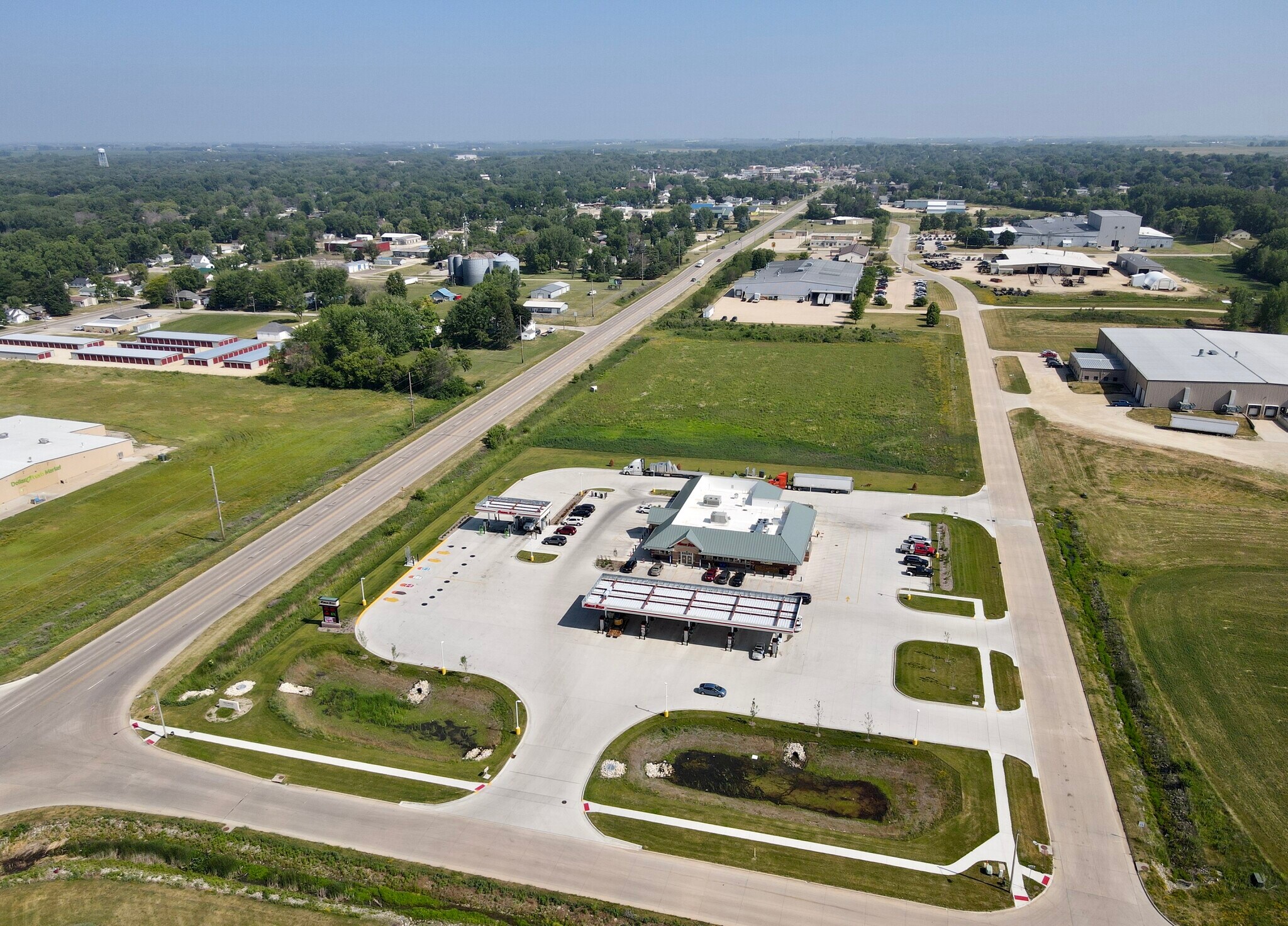 Rock Island Rd & Industrial Park Rd, Oelwein, IA à vendre Photo principale– Image 1 sur 5