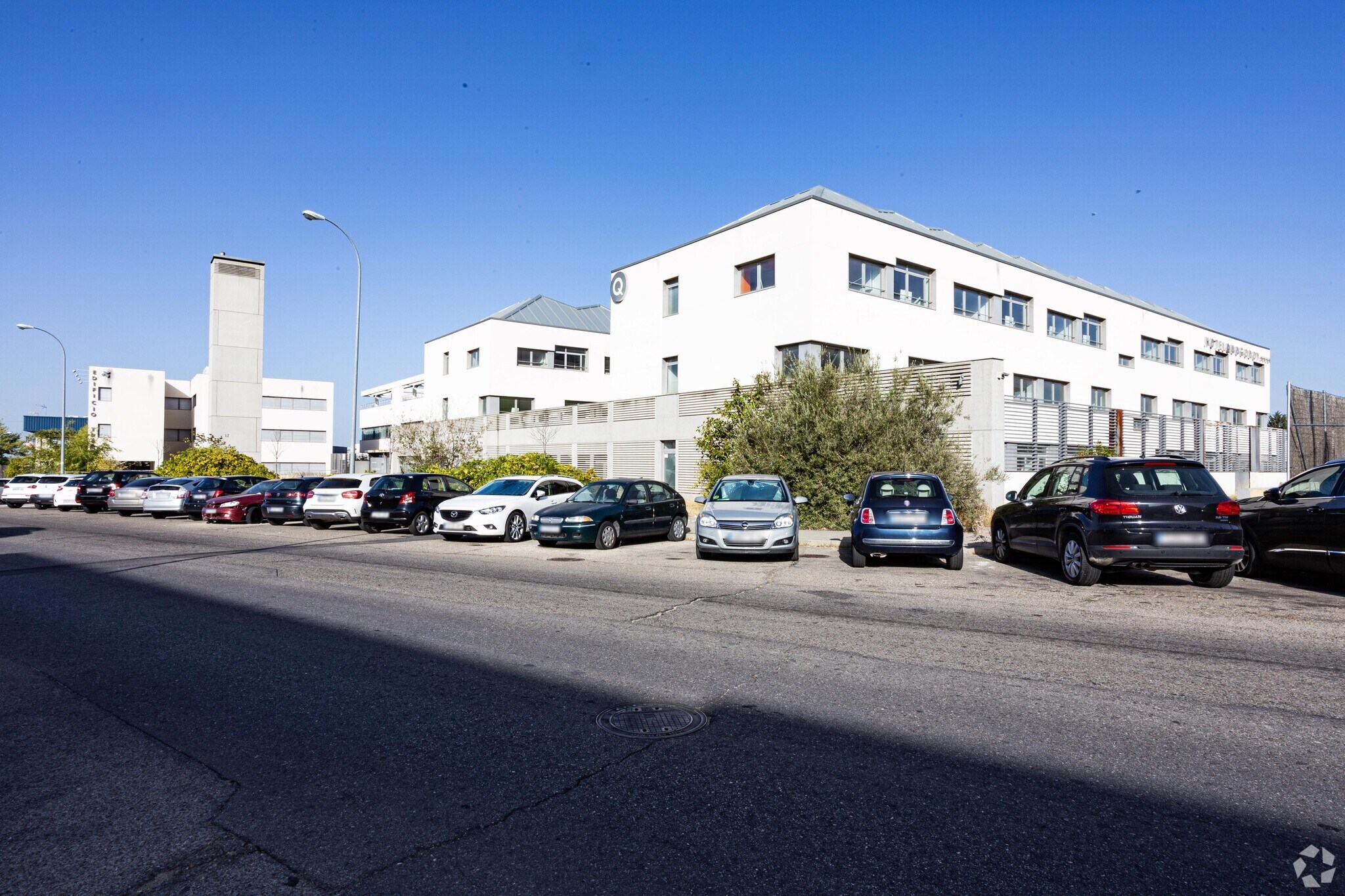 Bureau dans Villaviciosa de Odón, Madrid à louer Photo principale– Image 1 sur 5
