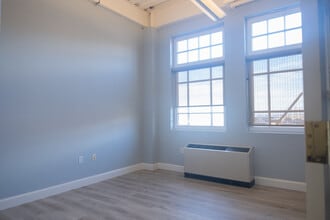 3 W Main St, Irvington, NY à louer Photo intérieure– Image 1 sur 2