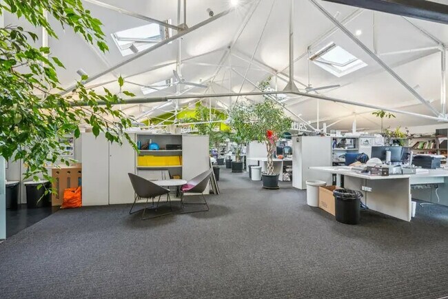 Plus de détails pour 230 Rue Du Faubourg Saint-Antoine, Paris - Bureau à louer