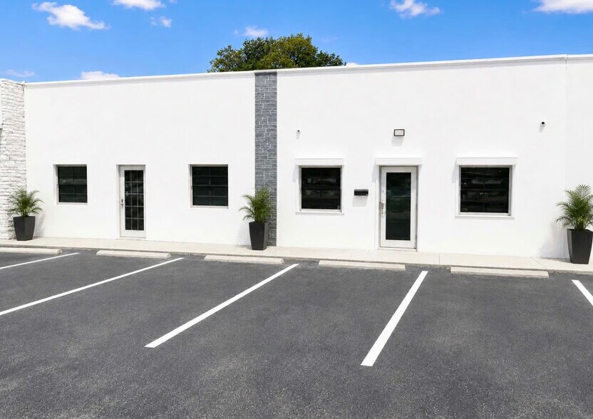 6849 Bird Rd, Miami, FL à louer - Photo de l’immeuble – Image 1 sur 22