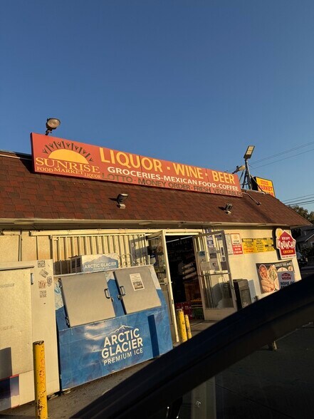 527 S Sunrise Ave, Madera, CA à vendre - Photo de l’immeuble – Image 2 sur 12