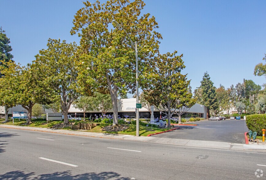 145-155 N Wolfe Rd, Sunnyvale, CA à vendre - Photo de l’immeuble – Image 3 sur 19