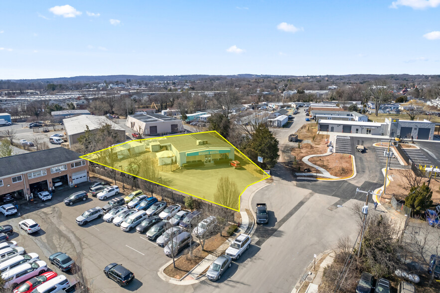 309 Parker Ct SE, Leesburg, VA à louer - Photo de l’immeuble – Image 3 sur 23