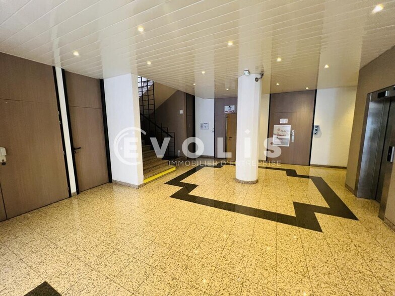 1 Rue De Rome, Rosny-sous-Bois à louer - Hall d’entrée – Image 2 sur 7