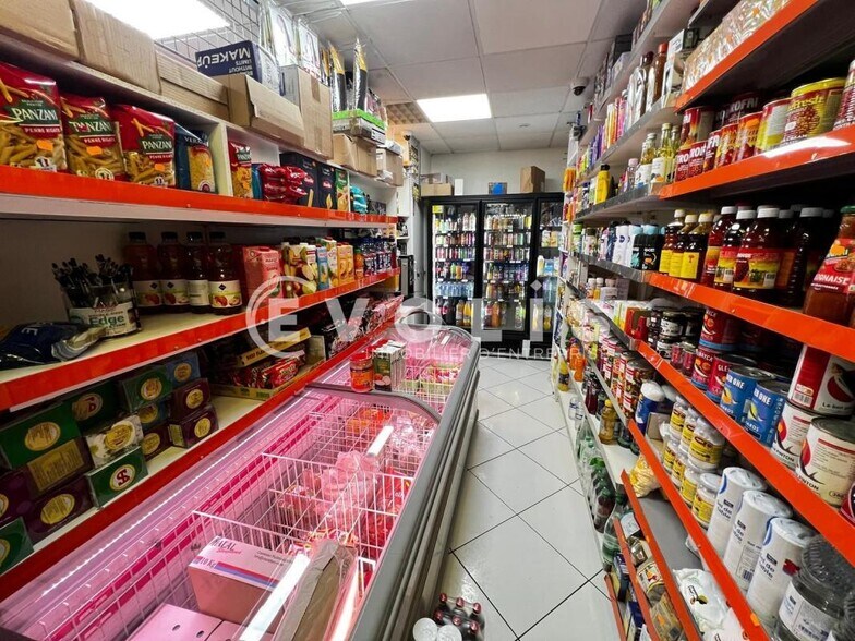 Local commercial dans Draveil à vendre - Photo de l’immeuble – Image 3 sur 8