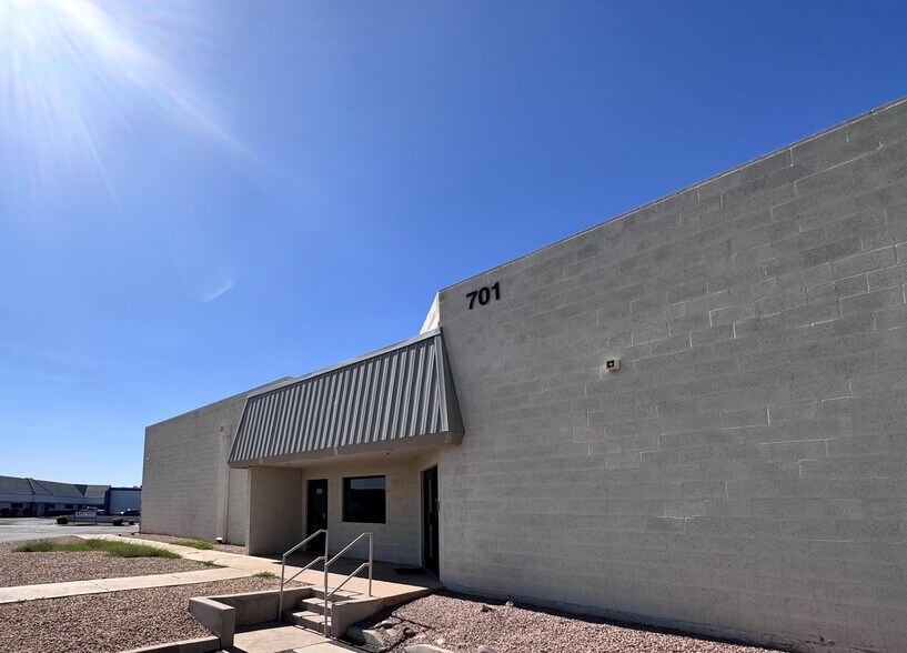 701 N Golden Key St, Gilbert, AZ à vendre - Photo de l’immeuble – Image 2 sur 8