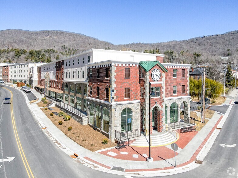 144 Poplar Grove Rd, Boone, NC à louer - Photo principale – Image 1 sur 30