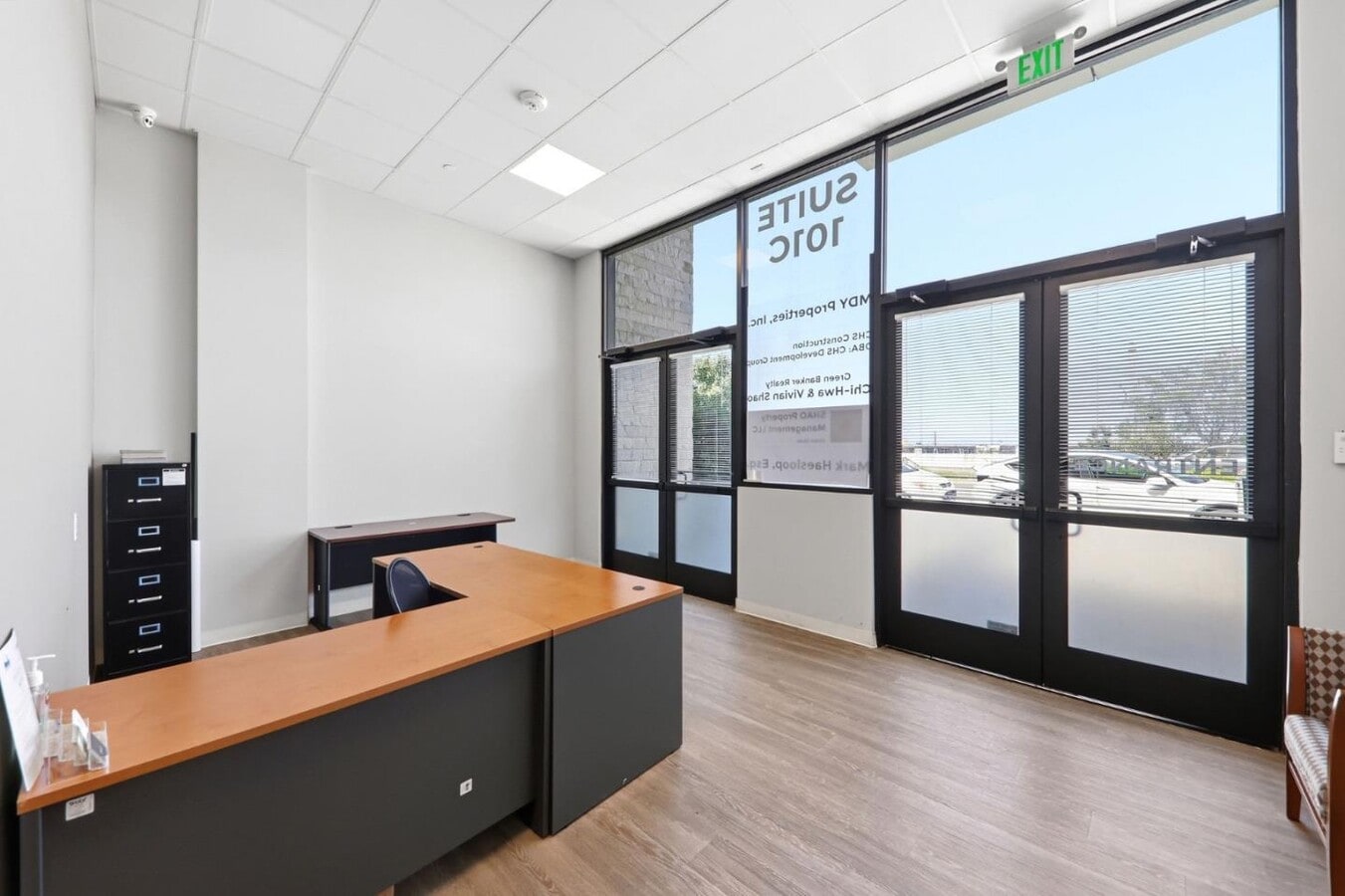 600 El Camino Real, Belmont, CA 94002 - Lot 101C - - Photo intérieure - Image 1 of 19