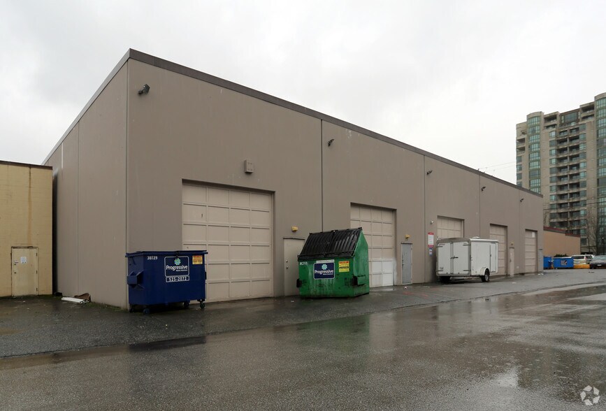 5811 Cedarbridge Way, Richmond, BC à louer - Photo de l’immeuble – Image 3 sur 5
