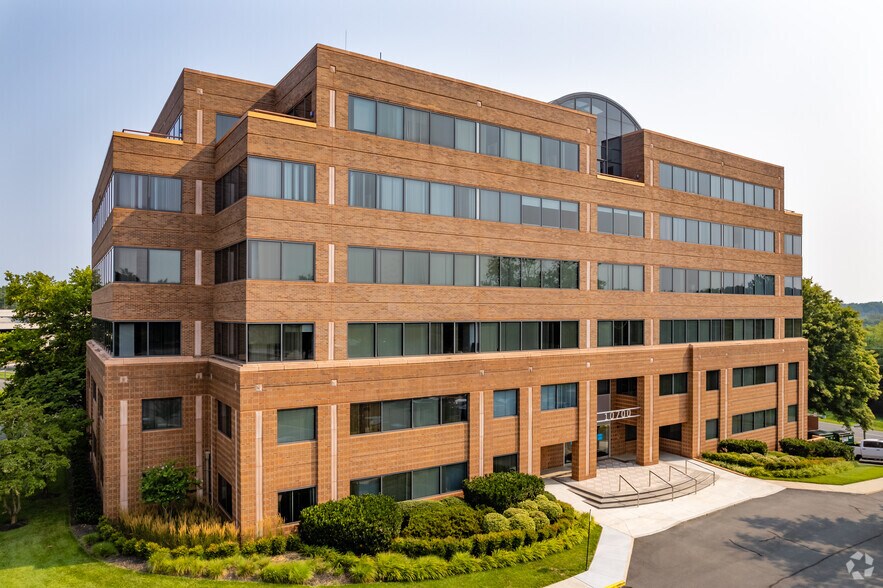 10700 Parkridge Blvd, Reston, VA à louer - Photo de l’immeuble – Image 1 sur 14