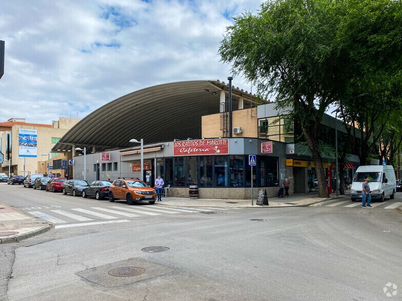 Avenida De Isabel La Católica, 1, Pinto, Madrid à louer - Photo de l’immeuble – Image 2 sur 2