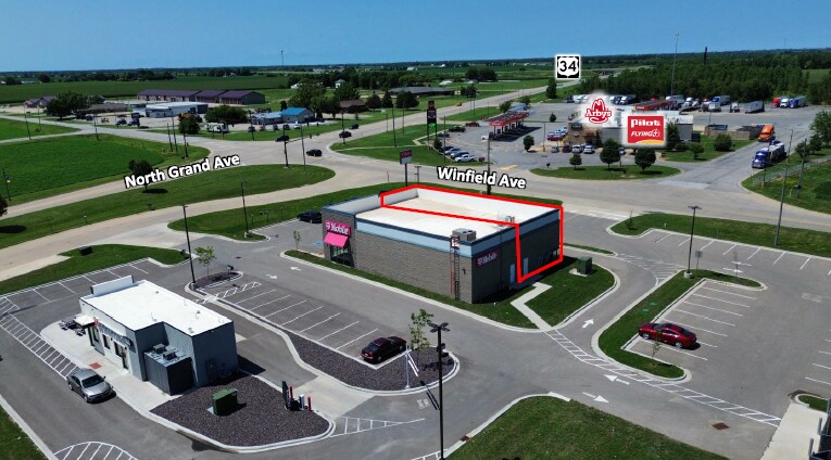 1210 N Grand Ave, Mount Pleasant, IA à louer - Photo de l’immeuble – Image 2 sur 3