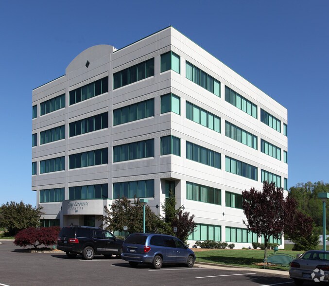 135 Corporate Centre Dr, Scott Depot, WV à louer - Photo principale – Image 1 sur 17