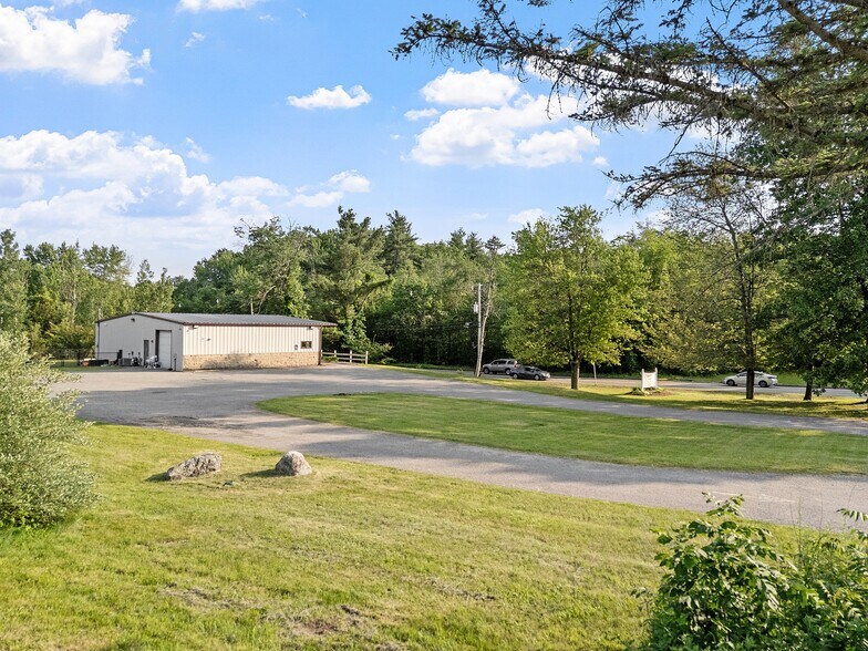 1 Beverly Dr, Sterling, MA à vendre - Photo de l’immeuble – Image 2 sur 32