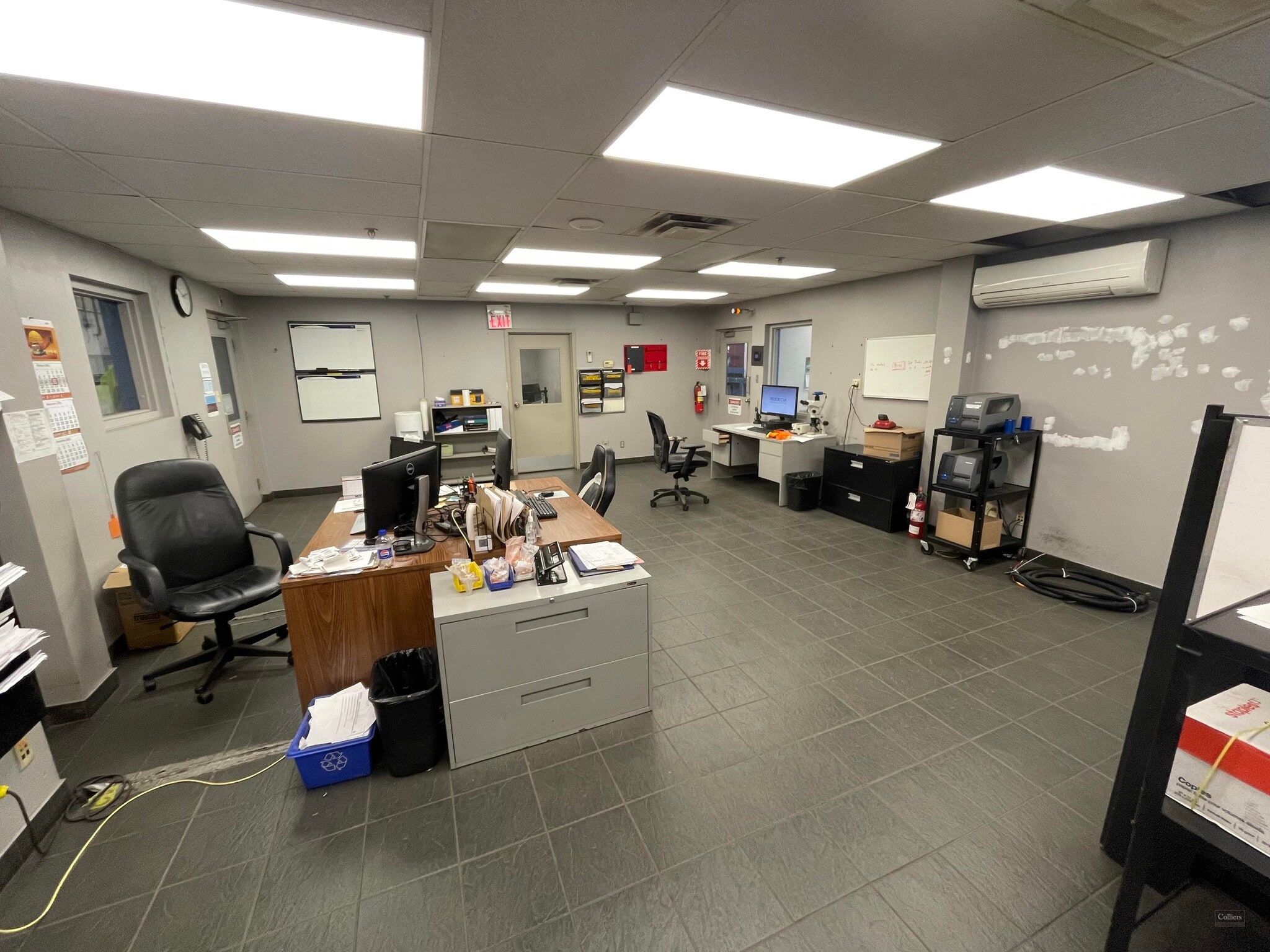 425 Sovereign Rd, London, ON à louer Photo intérieure– Image 1 sur 8