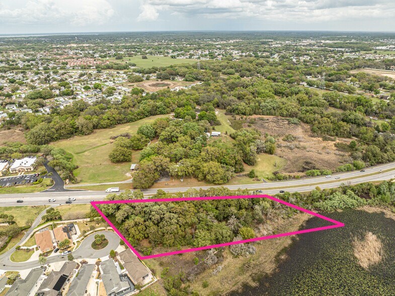 8769 County 466 Rd, Lady Lake, FL à vendre - Photo de l’immeuble – Image 2 sur 9
