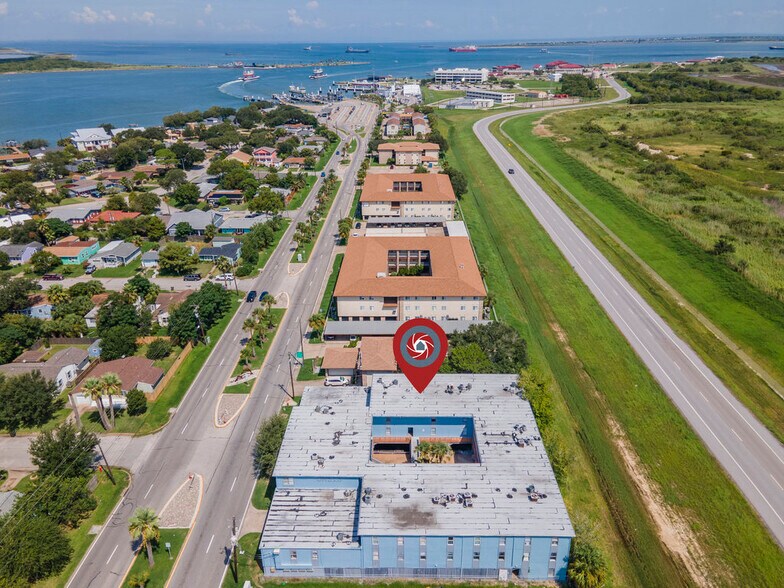 610 Ferry Rd, Galveston, TX à vendre - Photo de l’immeuble – Image 3 sur 66