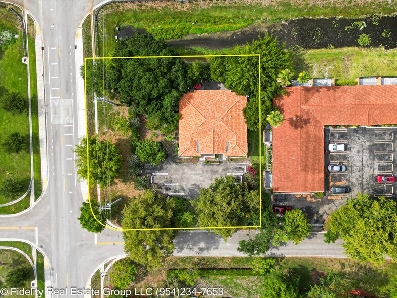 10941 NW 45th St, Coral Springs, FL à vendre - Photo de l’immeuble – Image 2 sur 26