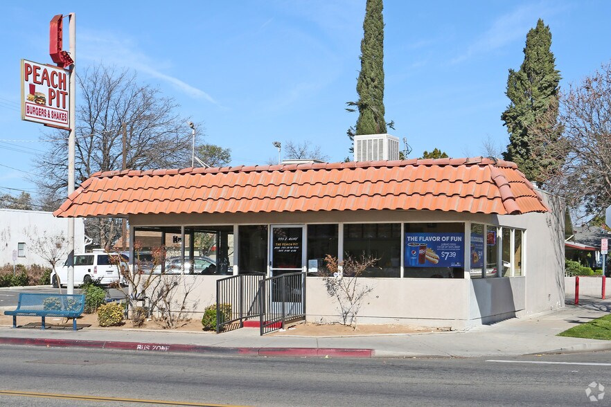 555 E Olive Ave, Fresno, CA à vendre - Photo principale – Image 1 sur 7