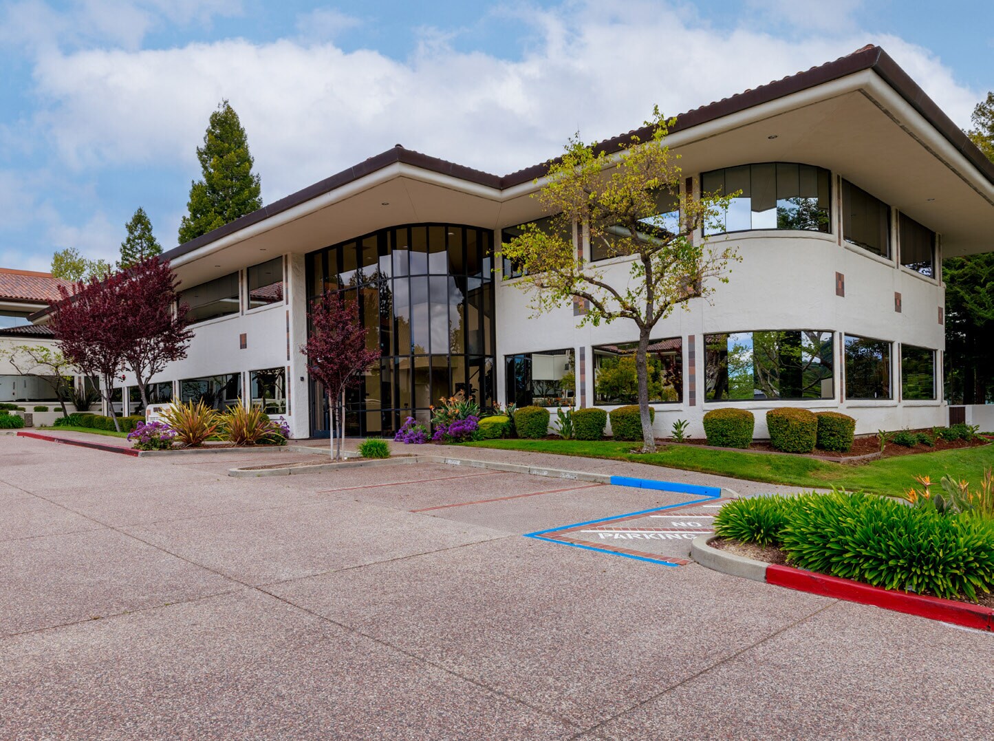 5619 Scotts Valley Dr, Scotts Valley, CA à louer Photo principale– Image 1 sur 68
