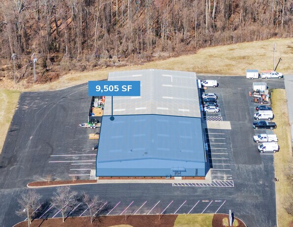 1175 S Park Dr, Kernersville, NC à louer - Photo de l’immeuble – Image 1 sur 9