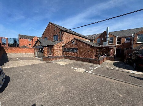 4-8 Craven Rd, Rugby à vendre - Photo de l’immeuble – Image 2 sur 2