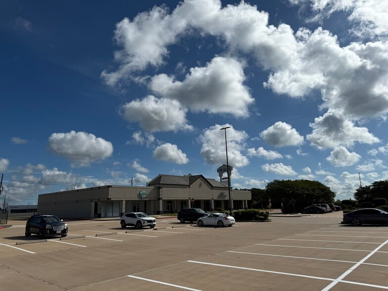 3701 Outlet Center Dr, Sealy, TX à louer - Photo de l’immeuble – Image 2 sur 5