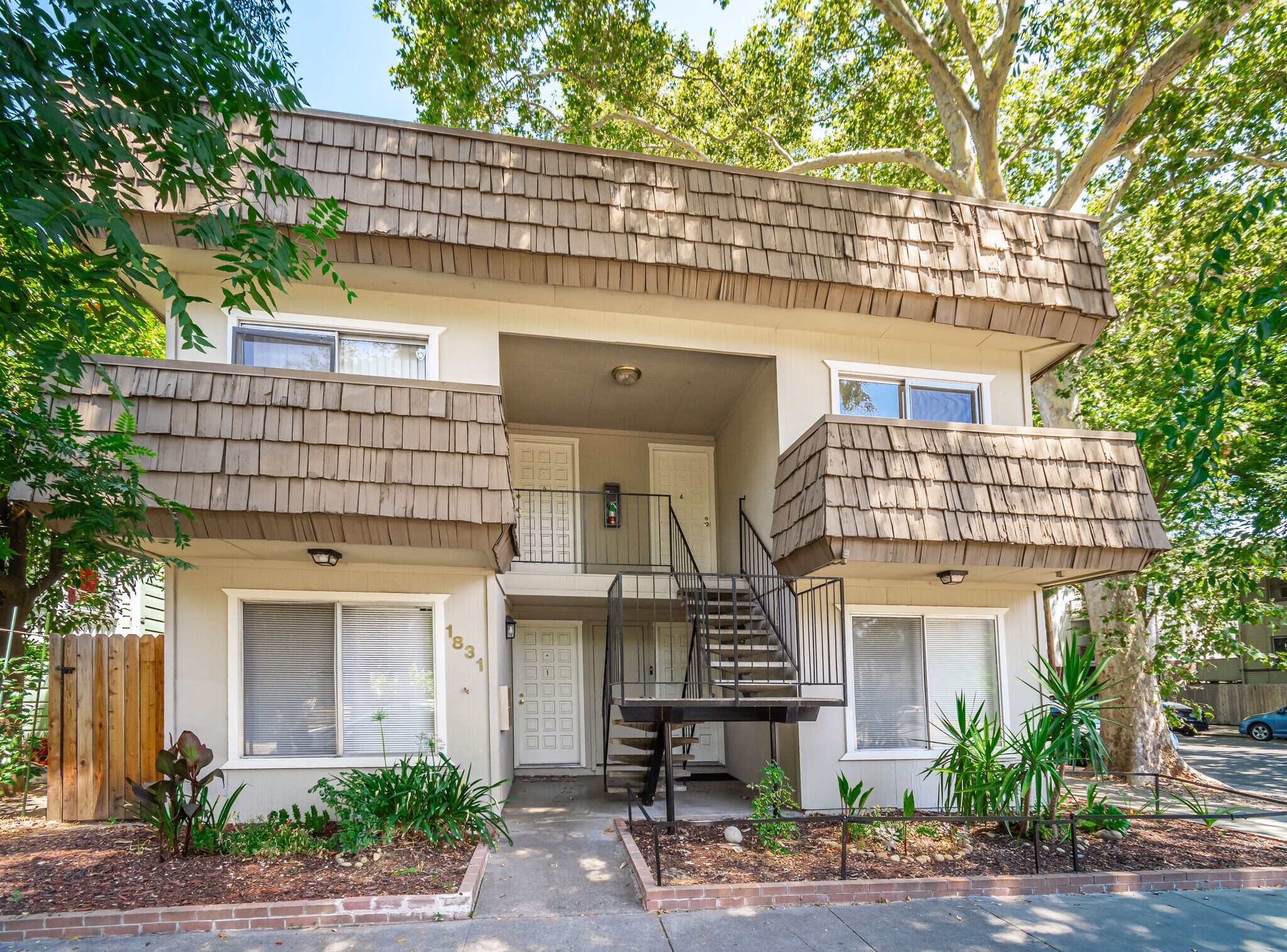 1829 H St, Sacramento, CA à vendre Photo principale– Image 1 sur 12
