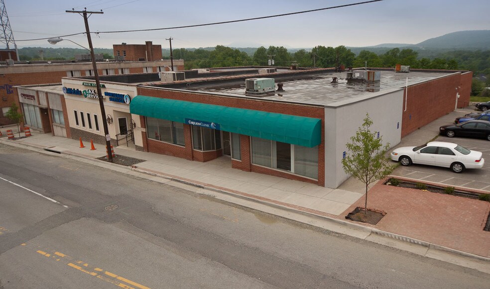 230 S Main St, Rocky Mount, VA à louer - Photo de l’immeuble – Image 1 sur 5