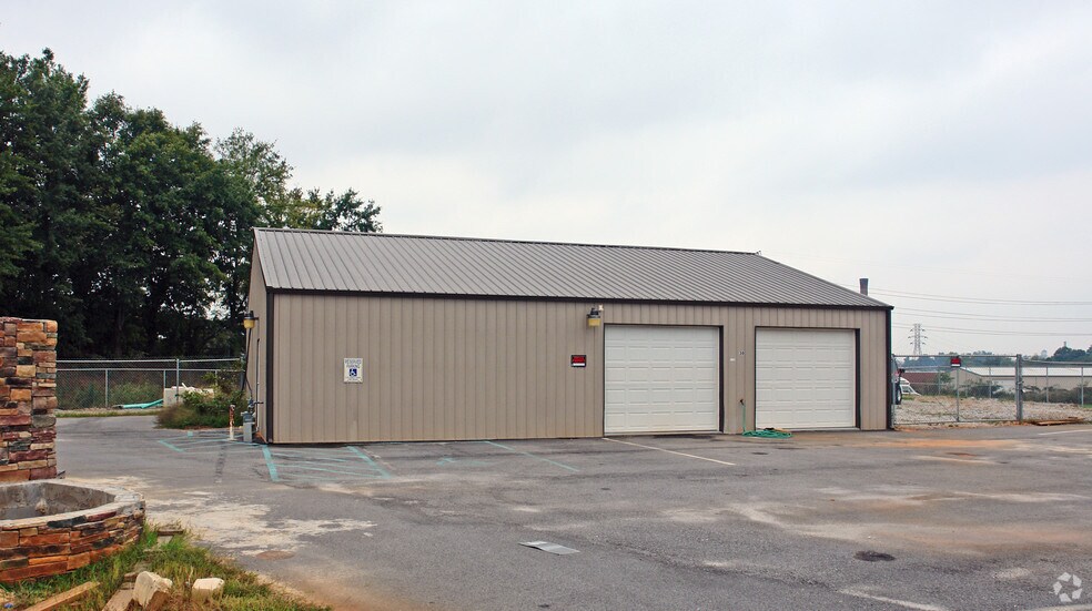 30 American Ct, Greenville, SC à vendre - Photo de l’immeuble – Image 1 sur 3
