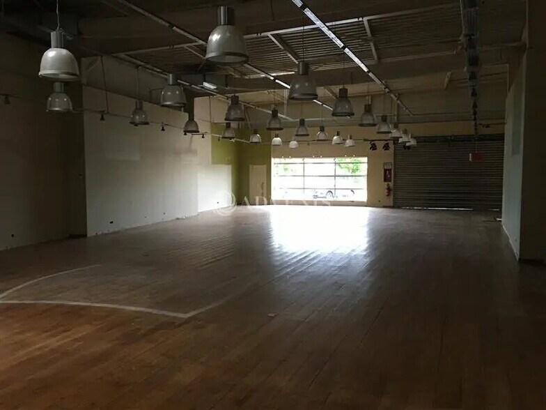 Local commercial dans Maurepas à louer - Photo de l’immeuble – Image 3 sur 7