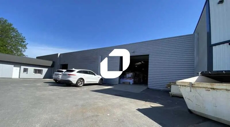 Bureau dans Sainte-Eulalie à louer Photo de l’immeuble– Image 1 sur 15