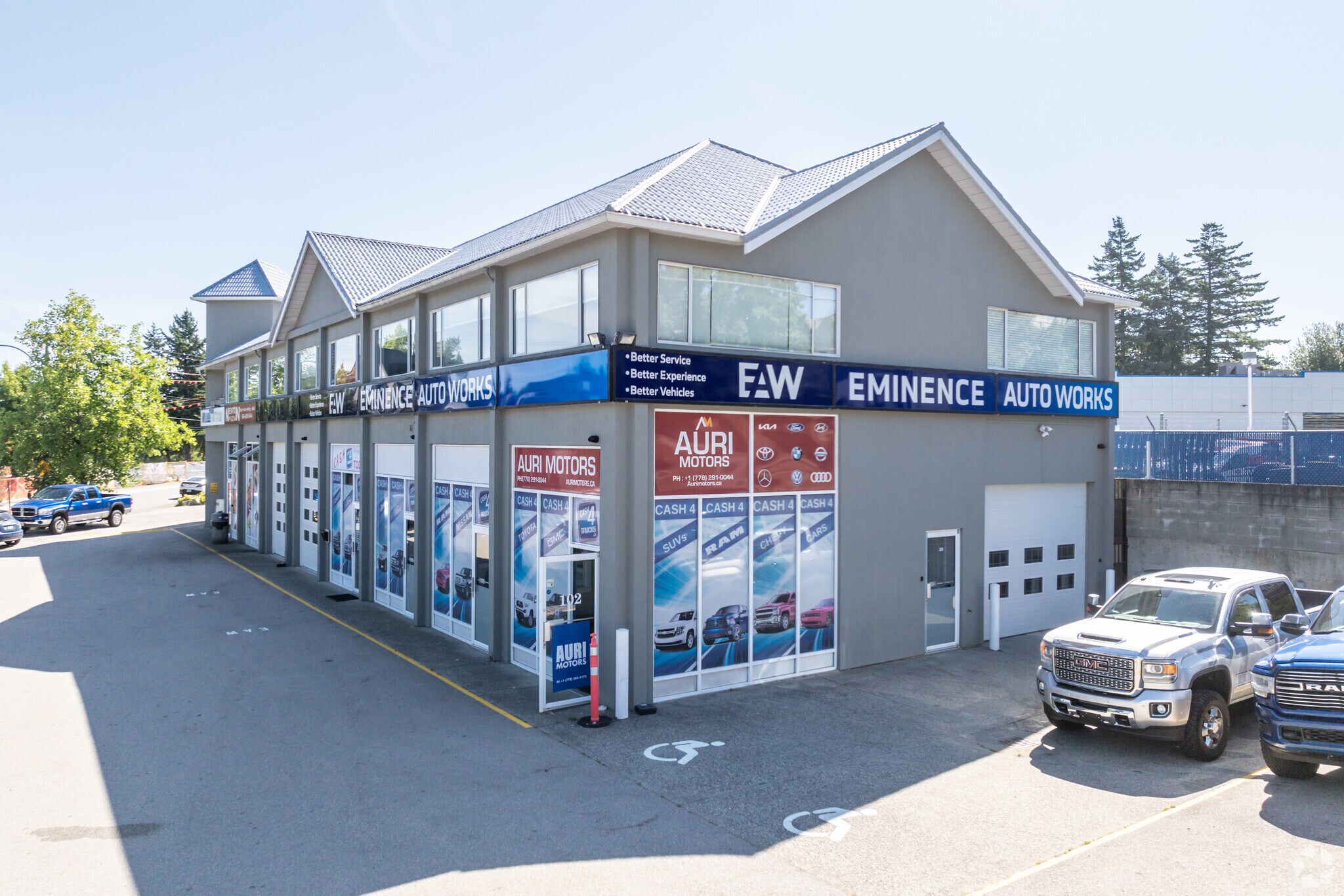 2570 King George Blvd, Surrey, BC à louer Photo de l’immeuble– Image 1 sur 4