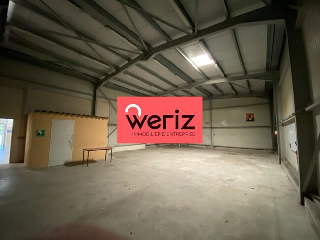 Plus de détails pour Local d'activités à louer