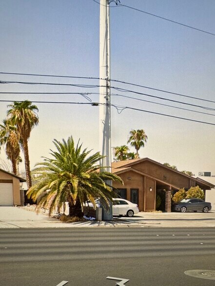 5209 S Eastern Ave, Las Vegas, NV à vendre - Photo de l’immeuble – Image 2 sur 3
