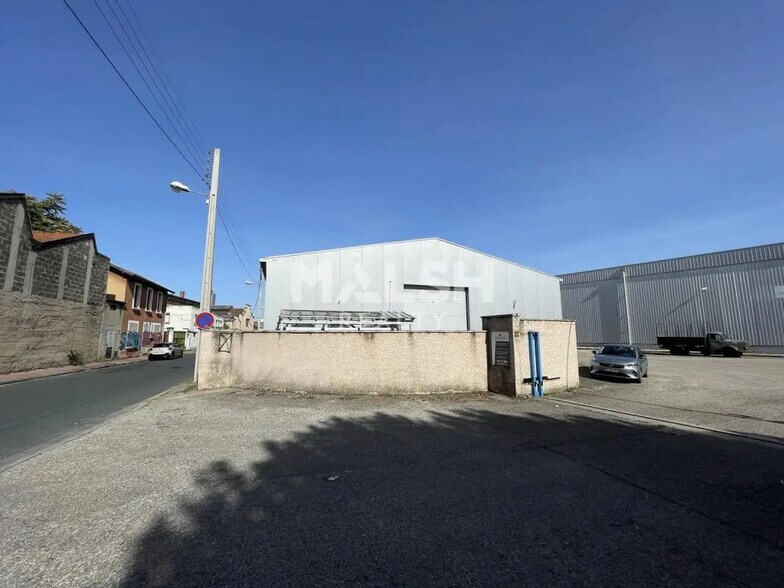 Bureau dans Vénissieux à louer - Photo de l’immeuble – Image 3 sur 6