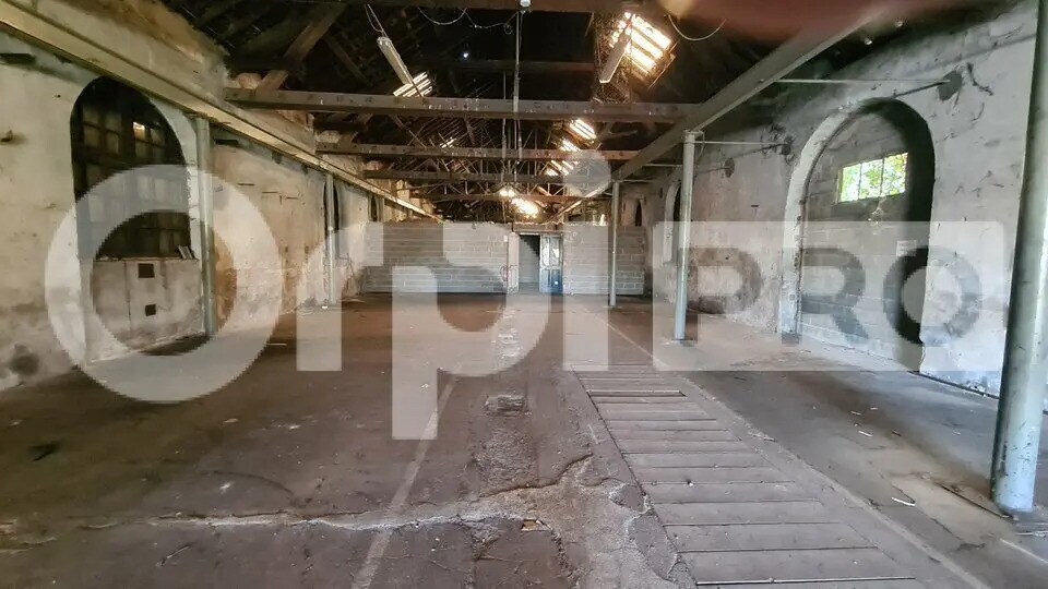 Industriel/Logistique dans Montvicq à louer Photo de l’immeuble– Image 1 sur 7