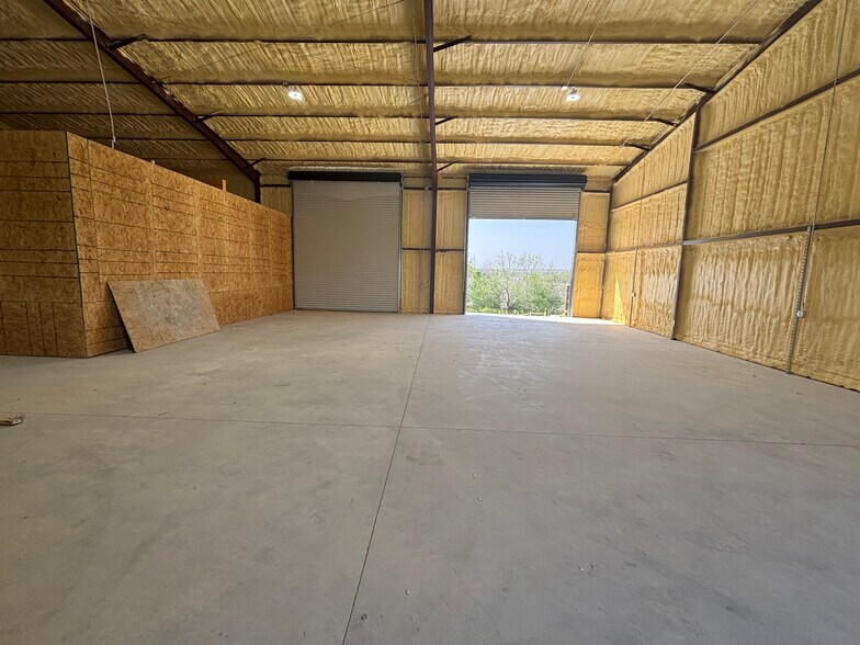 1247 Watson E Ln, New Braunfels, TX à louer - Photo de l’immeuble – Image 2 sur 19