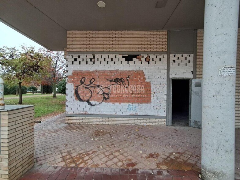 Local commercial dans Pinto, Madrid à louer - Photo principale – Image 1 sur 2