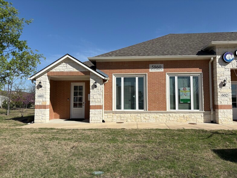 5860 Collin McKinney Pky, McKinney, TX à vendre - Photo de l’immeuble – Image 2 sur 5