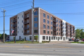 9201 Milwaukee ave, Niles, IL à louer Photo intérieure– Image 2 sur 6