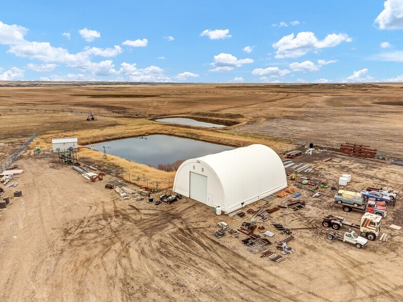 7013 Old Trans Canada Hwy, Redcliff, AB à louer - Photo de l’immeuble – Image 3 sur 5