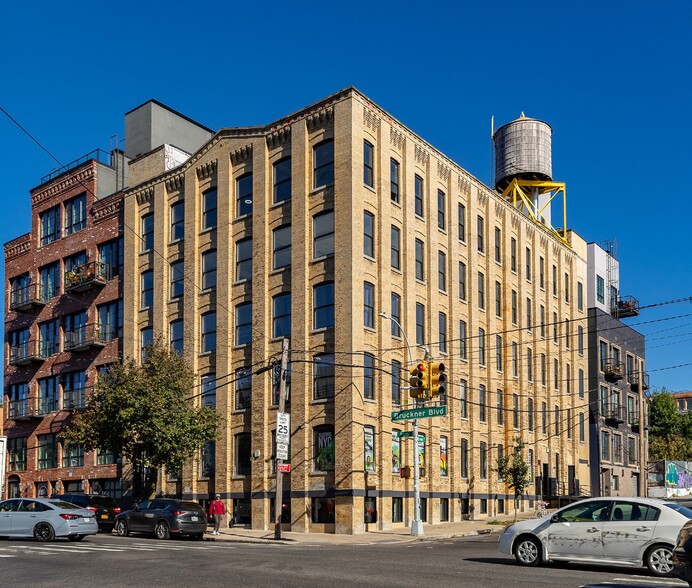 111 Bruckner Blvd, Bronx, NY à louer - Photo de l’immeuble – Image 1 sur 5