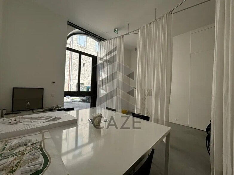 Bureau dans Bordeaux à louer - Photo de l’immeuble – Image 3 sur 3
