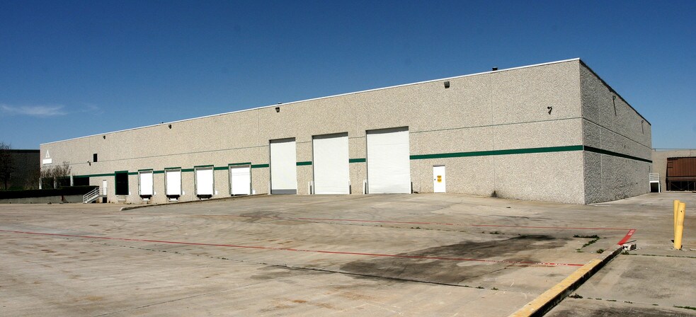 2110 113th St, Grand Prairie, TX à louer - Photo de l’immeuble – Image 2 sur 4